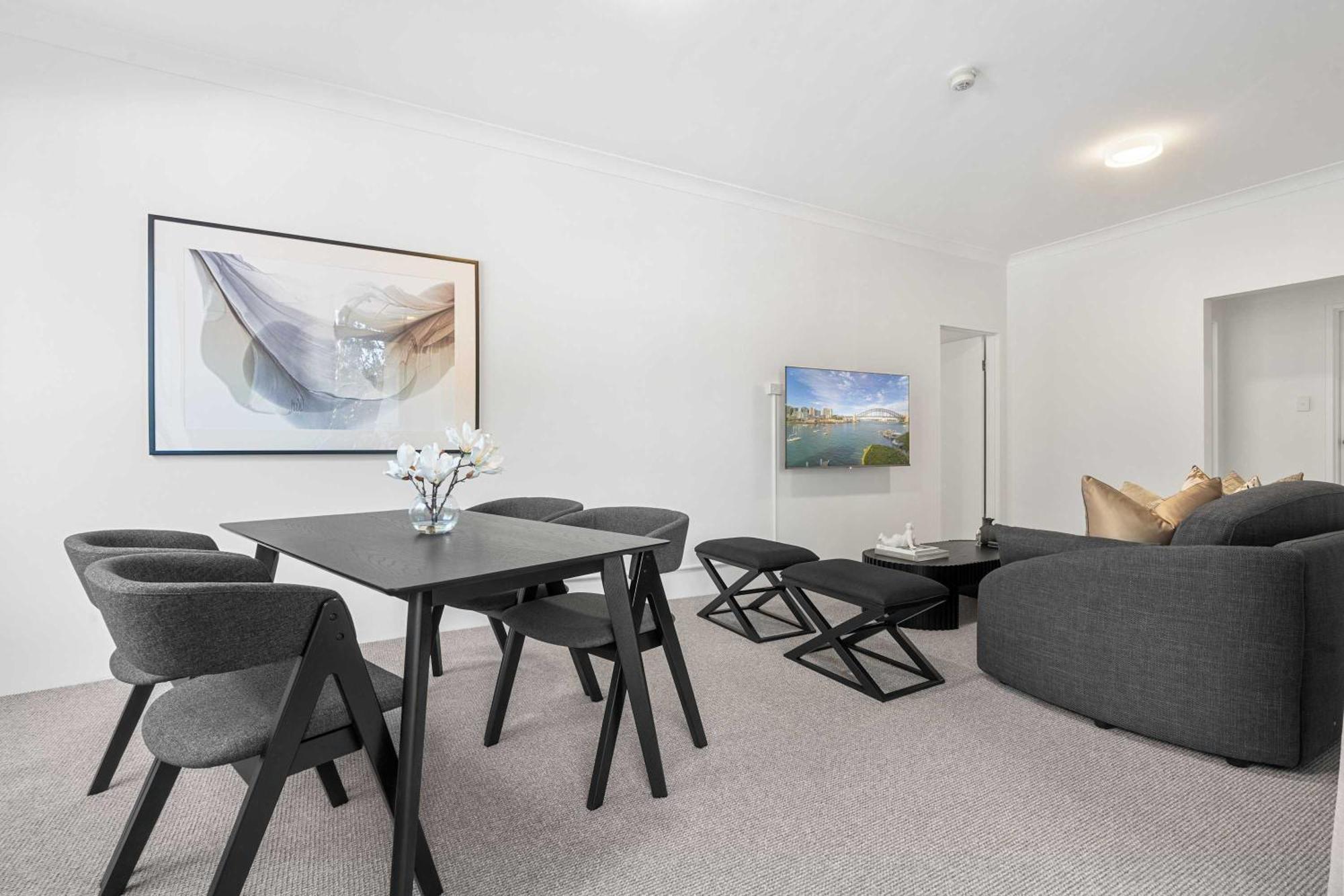 Camperdown Cozy Corner 1 *